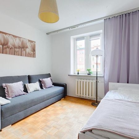2 Bedroom Apartment In Green Location 바르샤바 외부 사진