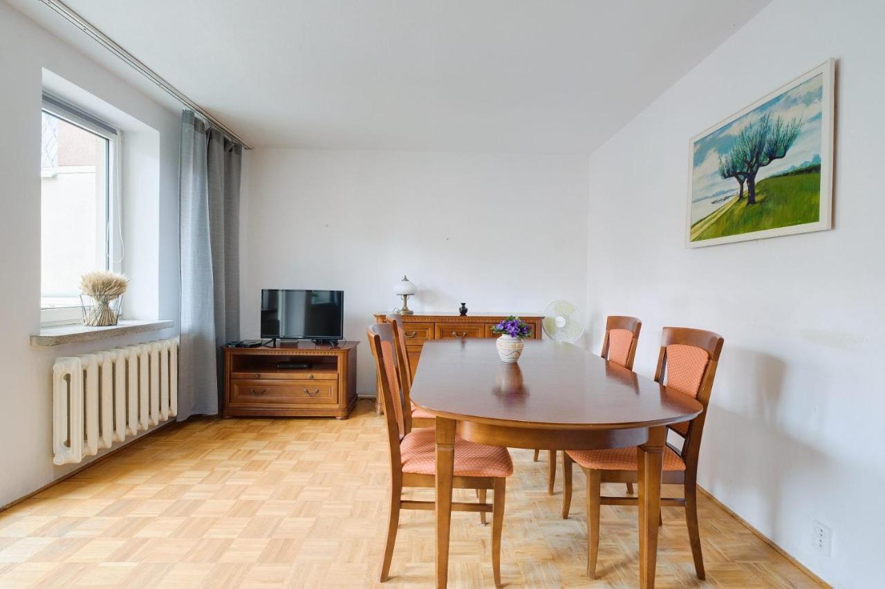 2 Bedroom Apartment In Green Location 바르샤바 외부 사진