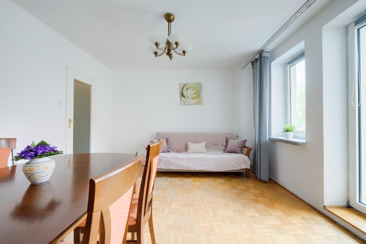 2 Bedroom Apartment In Green Location 바르샤바 외부 사진