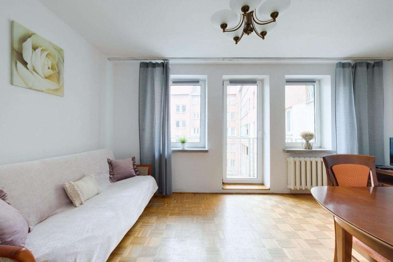 2 Bedroom Apartment In Green Location 바르샤바 외부 사진