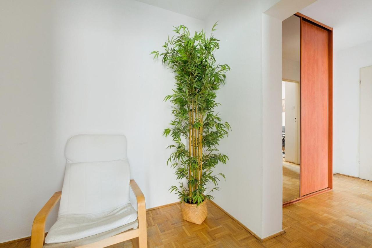 2 Bedroom Apartment In Green Location 바르샤바 외부 사진