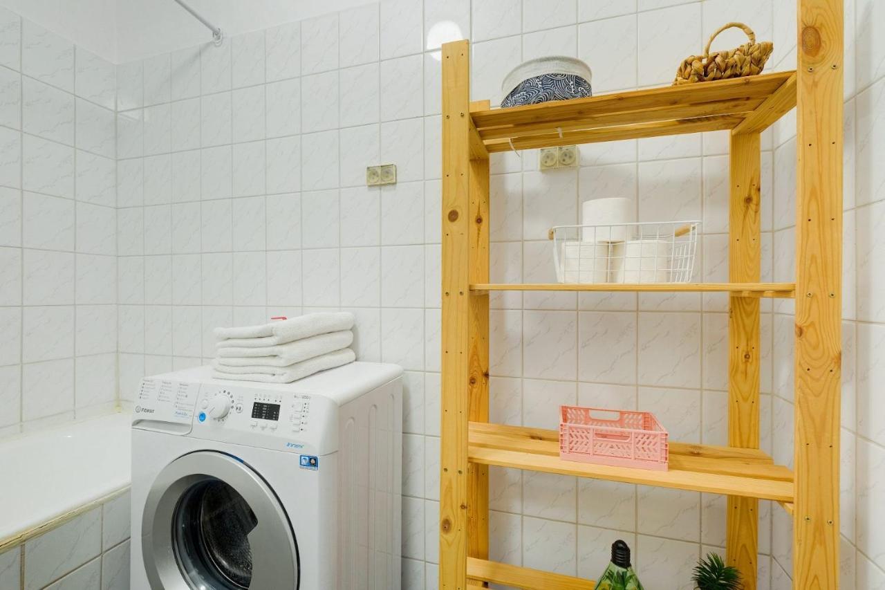 2 Bedroom Apartment In Green Location 바르샤바 외부 사진