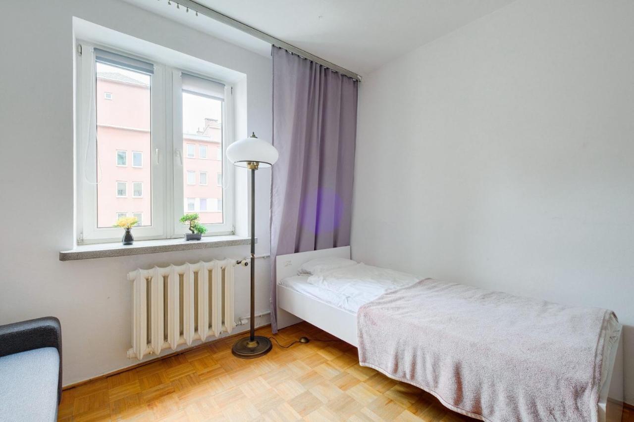 2 Bedroom Apartment In Green Location 바르샤바 외부 사진